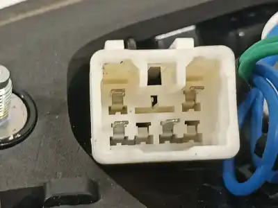 Second-hand car spare part left tailgate light for kia rio concept oem iam references 924031w2  