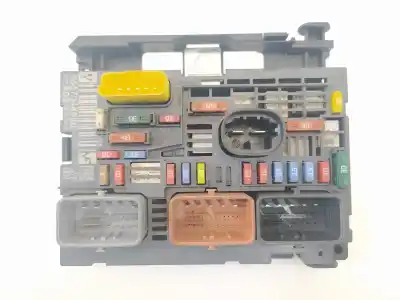 Pièce détachée automobile d'occasion boîtes à fusibles pour peugeot 407 1.6 hdi fap cat (9hz / dv6ted4) références oem iam 9667044980  bsmr02