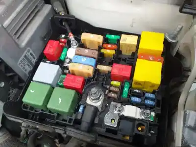 Peça sobressalente para automóvel em segunda mão caixa de fusíveis e relés por peugeot 2008 (--.2013->) active referências oem iam 9672641980  