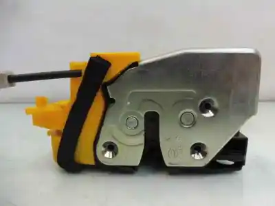 Second-hand car spare part front right door lock for kia cee´d drive oem iam references 81320a2410  