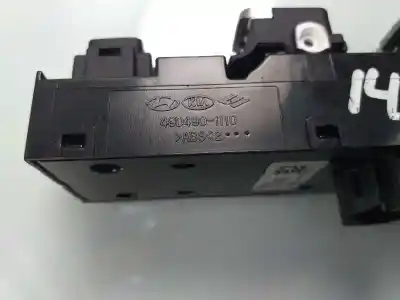 Second-hand car spare part left front power window switch for kia cee´d drive oem iam references 93570a2200 49d4901110 4c24901000