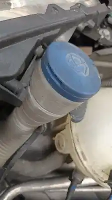 Pièce détachée automobile d'occasion réservoir de lave-glace pour peugeot 308 sw 2.0 16v hdi fap références oem iam 9800219180  