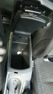 Pièce détachée automobile d'occasion accoudoir central pour peugeot 308 cc 2.0 16v hdi fap références oem iam   