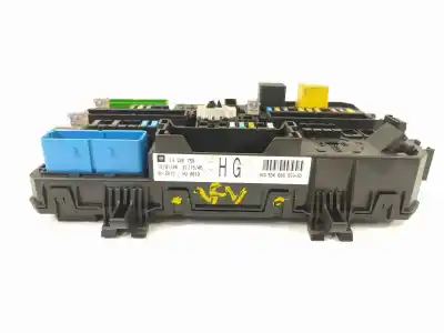 Recambio de automóvil de segunda mano de caja reles / fusibles para opel zafira b cosmo referencias oem iam 13206759  5dk00866952