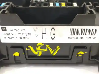 Recambio de automóvil de segunda mano de caja reles / fusibles para opel zafira b cosmo referencias oem iam 13206759  5dk00866952
