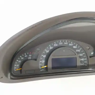 Recambio de automóvil de segunda mano de cuadro instrumentos para mercedes clase c (w203) berlina 200 cdi (203.004) referencias oem iam a2035401311  