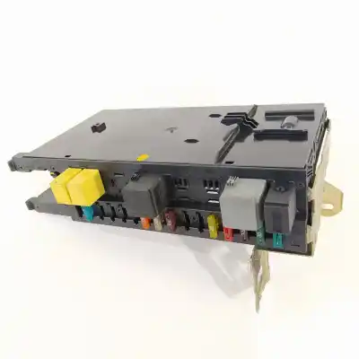 Recambio de automóvil de segunda mano de caja reles / fusibles para mercedes-benz clase c berlina 2.0 compresor referencias oem iam   