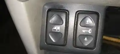 Pièce détachée automobile d'occasion commande de lève vitre avant gauche pour land rover freelander (ln) 2.0 di familiar (72kw) références oem iam yuf101521lnf  