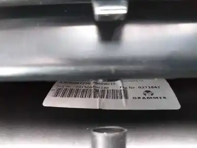 Автозапчасти б/у центральный подлокотник за mercedes-benz clase c (w205) familiar c 220 t cdi bluetec edition 1 (205.204) ссылки oem iam 2056801950  