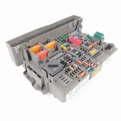 Pièce détachée automobile d'occasion boîtes à fusibles pour bmw serie 3 berlina (e90) 320d références oem iam 9119446