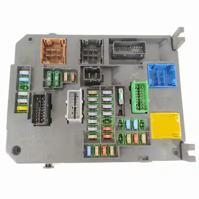 Second-hand car spare part fuse box unit for citroen c4 lim. collection oem iam references 9665547480 s180121003h bsiq03