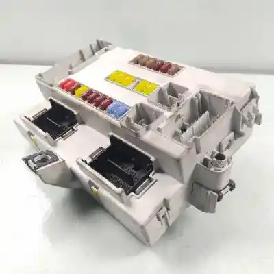 Pezzo di ricambio per auto di seconda mano scatola relè/fusibili per alfa romeo giulietta (191) distinctive riferimenti oem iam 50521890  y503440350216