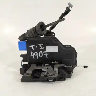 Peça sobressalente para automóvel em segunda mão fechadura da porta traseira esquerda por skoda octavia berlina (1z3) family referências oem iam 7l0839015d