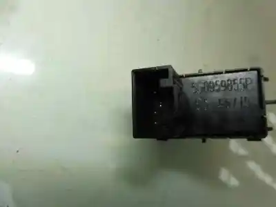 Pièce détachée automobile d'occasion commande de lève vitre avant droit pour seat leon st (5f8) style ecomotive références oem iam 5g0959855p  