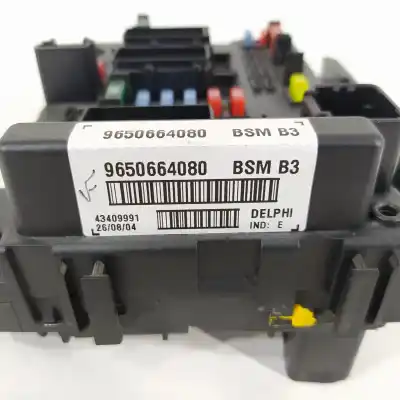 Recambio de automóvil de segunda mano de caja reles / fusibles para peugeot 307 (s1) xs referencias oem iam 9650664080  bsmb3