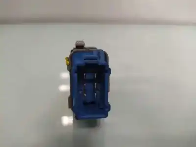 Автозапчасти б/у выключатель переднего правого окна за renault kangoo expression profesional ссылки oem iam 8200476809  