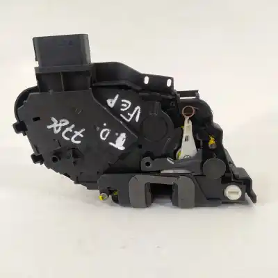 Recambio de automóvil de segunda mano de cerradura puerta trasera derecha para ford kuga 2.0 tdci referencias oem iam 8v4as26412ea  