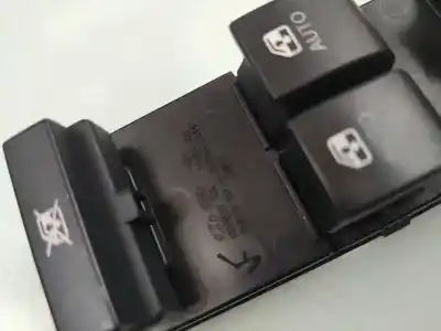 Second-hand car spare part left front power window switch for kia cee´d active oem iam references 935701h120  3694901000