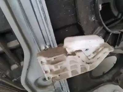 Автозапчастина б/у регулятор переднього правого скла для kia cee´d drive посилання на oem iam 82480a2310  82460a2010