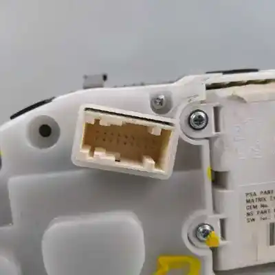 Peça sobressalente para automóvel em segunda mão quadrante por peugeot 208 allure referências oem iam 9806060380  9805975780