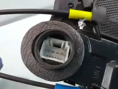Автозапчастина б/у замок заднього правого дверя для toyota auris hybrid active посилання на oem iam   
