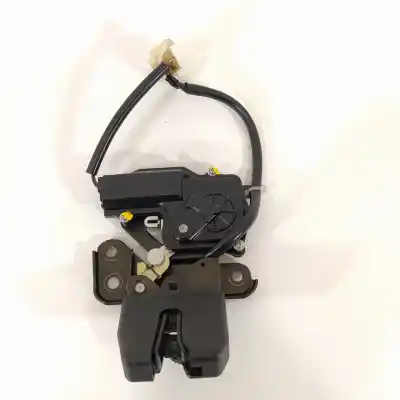 Second-hand car spare part trunk lock for toyota avensis berlina (t25) 2.2 d-4d executive sedán oem iam references   