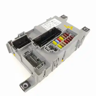 Second-hand car spare part fuse box unit for fiat nuova 500 (150) by gucci oem iam references 00518895730  28273324