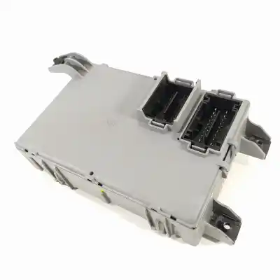 Second-hand car spare part fuse box unit for fiat nuova 500 (150) by gucci oem iam references 00518895730  28273324
