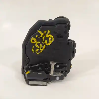 Second-hand car spare part rear right door lock for toyota auris (_e18_) 1.8 hybrid (zwe186_) oem iam references 6905005051
