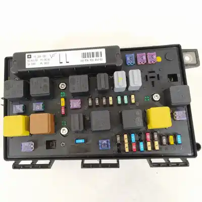 Second-hand car spare part fuse box unit for opel astra h berlina 1.7 16v cdti oem iam references 13268302 5dk009464 