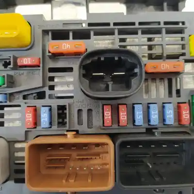Second-hand car spare part fuse box unit for citroen berlingo cuadro 1.6 16v hdi oem iam references 9807028880  