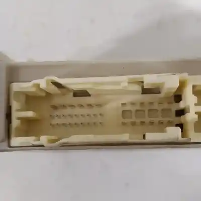 Peça sobressalente para automóvel em segunda mão caixa de fusíveis e relés por lexus rx 450h referências oem iam 8273048j20  