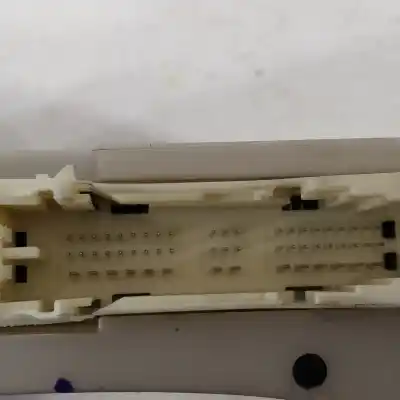 Peça sobressalente para automóvel em segunda mão caixa de fusíveis e relés por lexus rx 450h referências oem iam 8273048j20  