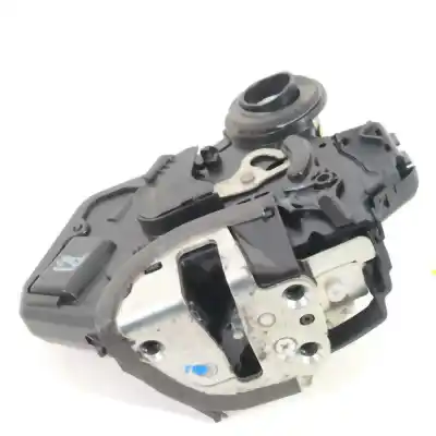 Автозапчастина б/у замок дверей заднього лівого для toyota corolla verso (r1) 2.2 d-4d sol посилання на oem iam 690600f011  