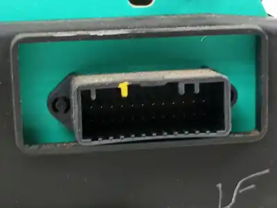 Peça sobressalente para automóvel em segunda mão quadrante por dacia sandero laureate referências oem iam 248100568r  