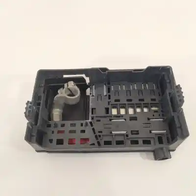Peça sobressalente para automóvel em segunda mão caixa de fusíveis e relés por opel insignia sports tourer 2.0 16v cdti referências oem iam 13286113