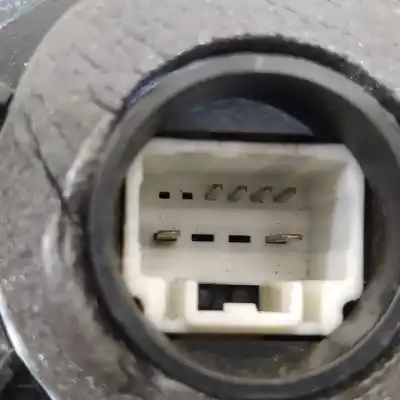 Автозапчастина б/у замок передніх дверей лівий для toyota corolla verso (r1) 2.0 d-4d luna посилання на oem iam   