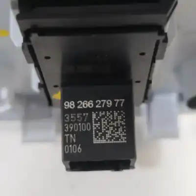 Second-hand car spare part interior light for peugeot 208 2020 oem iam references 96887290pr 9823297880 9827658880