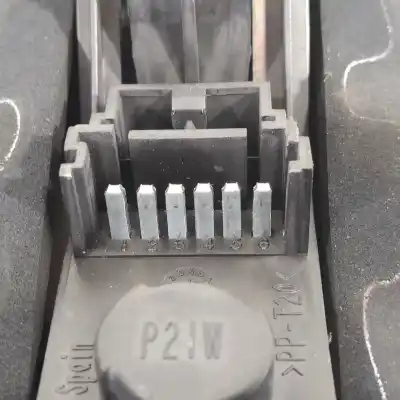 Second-hand car spare part right tailgate light for renault megane ii familiar authentique oem iam references 8200142683  