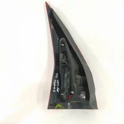 Second-hand car spare part right tailgate light for renault megane ii familiar authentique oem iam references 8200142683  