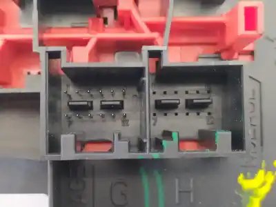 Recambio de automóvil de segunda mano de caja reles / fusibles para volkswagen jetta (1k2) 1.9 tdi referencias oem iam 3c0937049ae  
