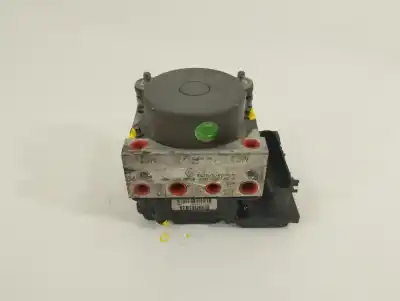 Second-hand car spare part abs for renault clio iii authentique oem iam references 8200747140  