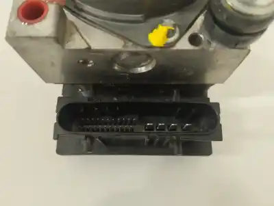 Second-hand car spare part abs for renault clio iii authentique oem iam references 8200747140  