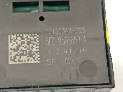Peça sobressalente para automóvel em segunda mão botão / interruptor elevador vidro dianteiro esquerdo por skoda octavia combi (5e5) 2.0 tdi referências oem iam 5e0959857a  