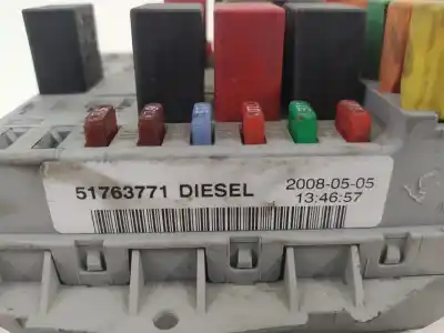 İkinci el araba yedek parçası röle/sigorta kutusu için fiat doblo monospace (119_, 223_) 1.3 jtd oem iam referansları 51763771  
