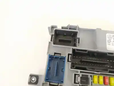 Pezzo di ricambio per auto di seconda mano scatola relè/fusibili per lancia ypsilon (402) gold riferimenti oem iam 519849850  