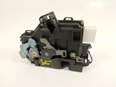 Second-hand car spare part left front door lock for volkswagen caddy ka/kb (2c) comfortline oem iam references 3d1837015ar  