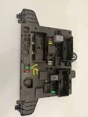 İkinci el araba yedek parçası röle/sigorta kutusu için opel astra j lim. selective oem iam referansları 13302300  365927271