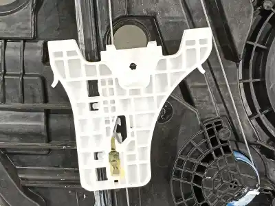 Автозапчастина б/у регулятор скла заднього правого для hyundai i30 (pd) essence посилання на oem iam 9360100100 83460g4010 83480g4230