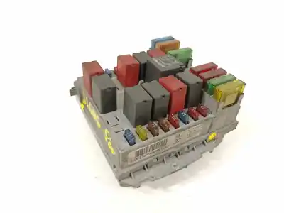 Peça sobressalente para automóvel em segunda mão caixa de fusíveis e relés por fiat stilo (192) 1.9 jtd / 1.9 jtd 115 active referências oem iam 51724394  